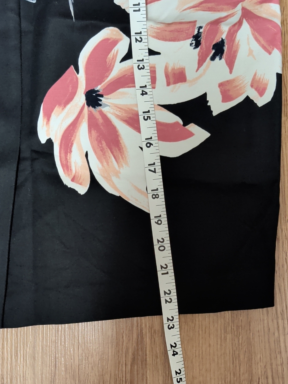 Ann Taylor Factory Black Floral Pencil Skirt Size 8 Pink White Midi Office - Picture 11 of 11